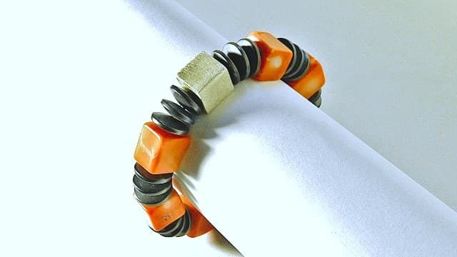 12222-Armband-77€-19cm-Bambuskoralle gefärbt-Hämatin-Silber