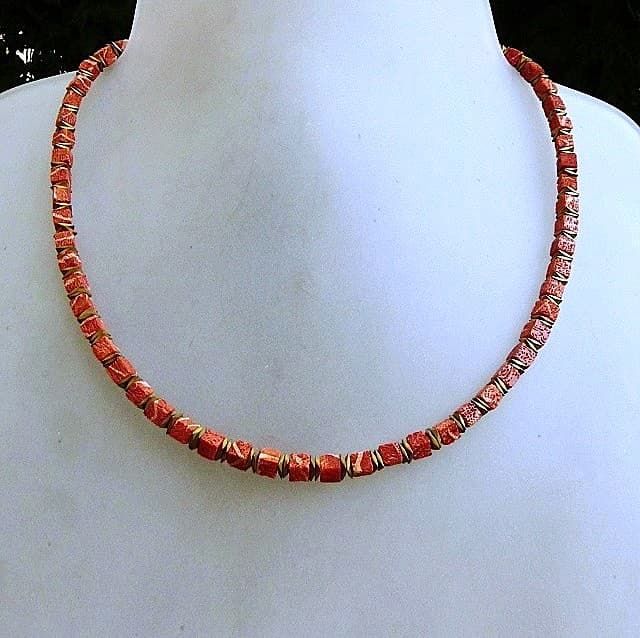12301-Kette-132€-42,5cm-Schaumkoralle 5mm-Hämatin galvanisiert-Silber 