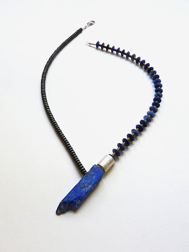 12034-Ypsilonkette-315€-51cm-Lapislazuli-Sodalith-Hämatin-Silber