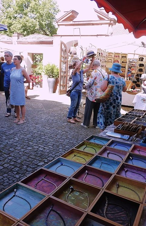 Kunsthandwerkermarkt am Stiftsberg in Aschaffenburg