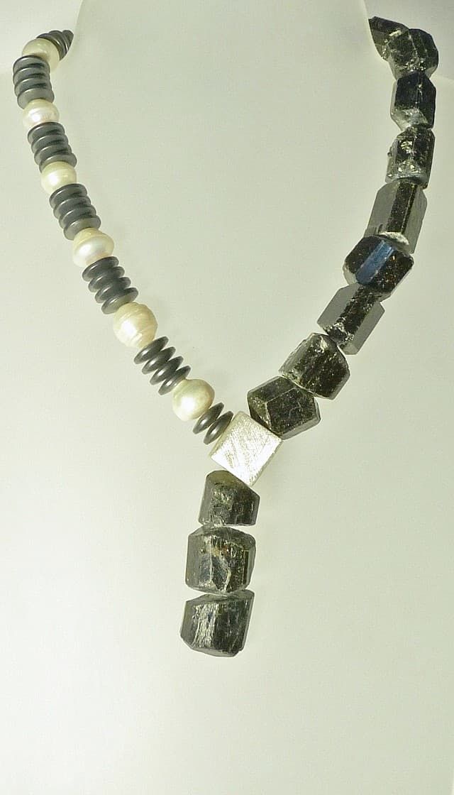 12579-Ypsilonkette-345€-46cm-schwarzer Turmalin-Süßwasserzuchtperlen-Hämatin-Silber