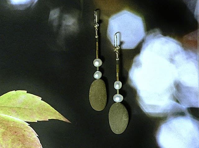 12384-Ohrschmuck-110€-7,5cm-Kiesel-Süßwasserzuchtperlen-Hämatin-Silber