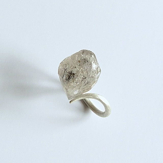 12156-Ring-150€-Gr62-roher naturgewachsener Bergkristall-Silber