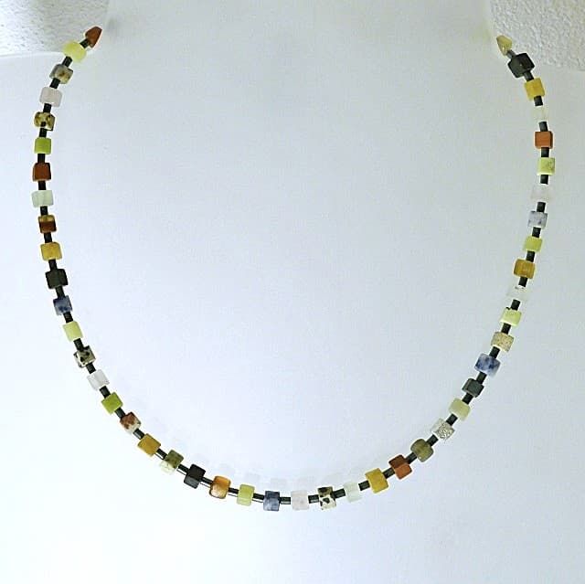 12278-Kette-98€-43,5cm-verschiedene Steine-Hämatin-Silber