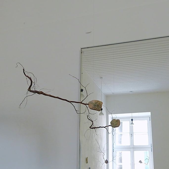 12820-Schwebendes Wesen-230€-60cm-Granit-Buchenwurzel-Versand ist nicht möglich