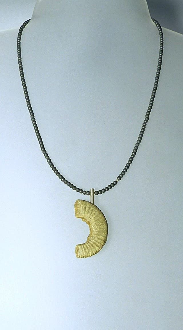 12485-Anhänger-Kette-107€-49,5cm-Kalkstein Ammonit Fundort Offenbach-Hämatin-Silber