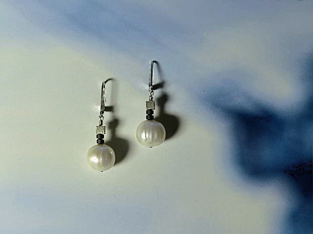 12612-Ohrschmuck-84€-4cm-Süßwasserzuchtperlen-Hämatin-Silber