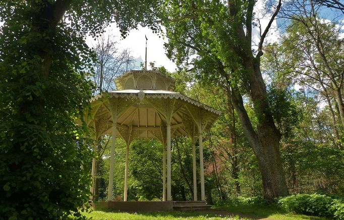 Der filigran gebaute türkische Pavillon mit dem charakteristischen Halbmond