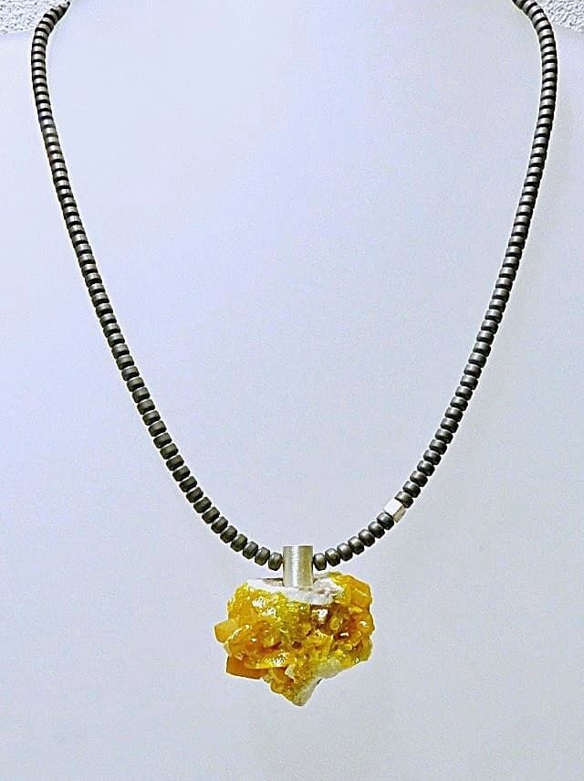 12015-Anhänger-Kette-155€-44cm- Wulfenit-Hämatin-Silber