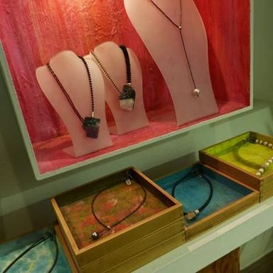 Schmuck, Wolfgang Uhl