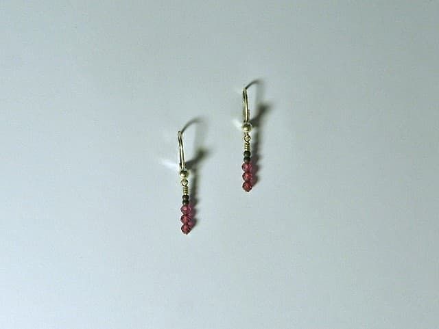 12205-Ohrschmuck-60€-3cm-Rhodolith Granat-Hämatin-Silber