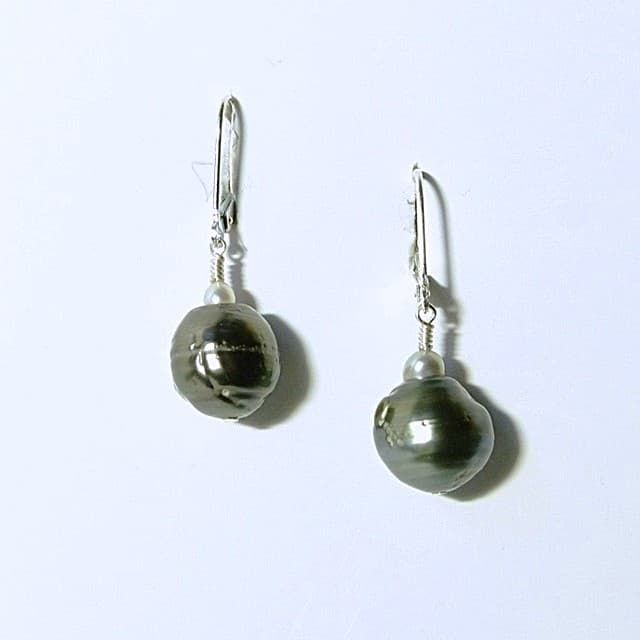 12619-Ohrschmuck-240€-3,5cm-Tahiti Zuchtperle-Hämatin-Silber