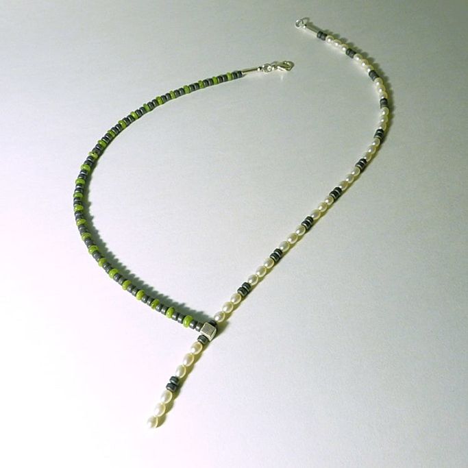 12344-Ypsilonkette-195€-44cm Halsweite-Süßwasserzuchtperlen-Hämatin-kanadische Jade-Silber