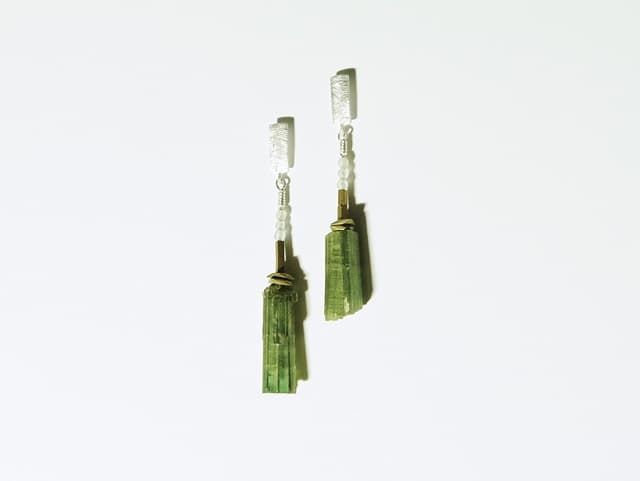 12018-Ohrschmuck-196€-4,8cm-grüner Turmalin-Serpentin-Hämatin galvanisiert-Silber