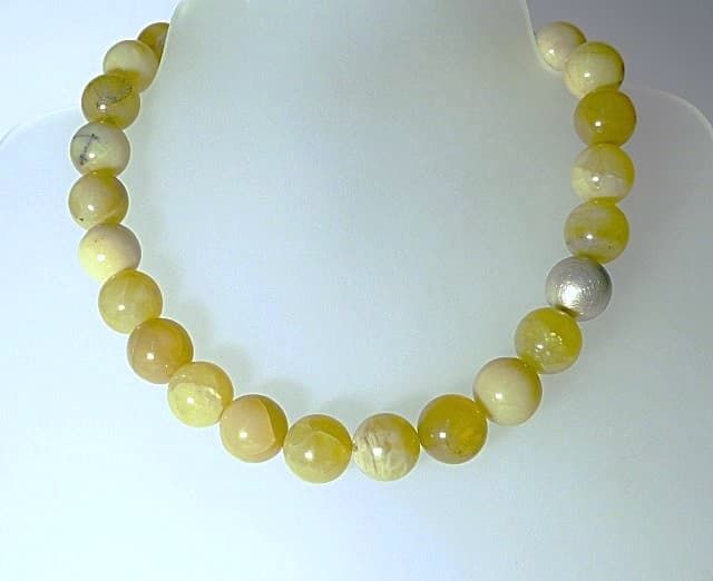12272-Kette-240€-46cm-Honigopal-Silber