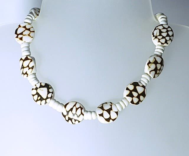 12545-Kette-120€-42cm-Muscheln-Silber