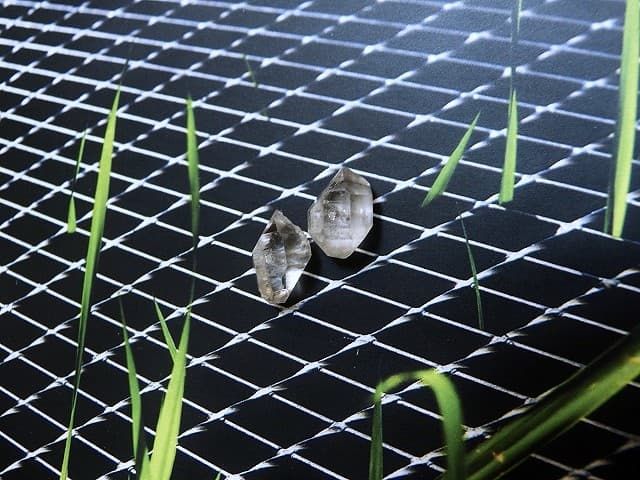 12177-Ohrstecker-70€-1,3cm-roher Bergkristall-Silber