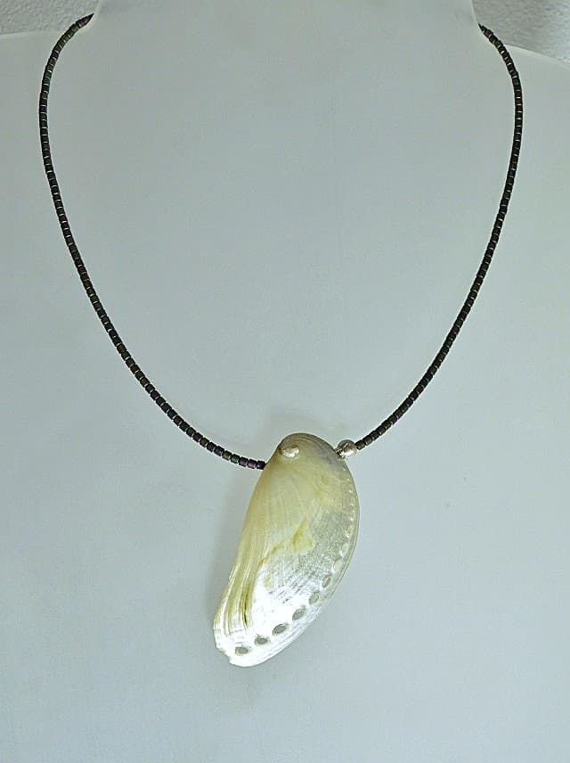 12137-Anhänger-Kette-94€-43cm-Muschel-Hämatin galvanisiert-Silber