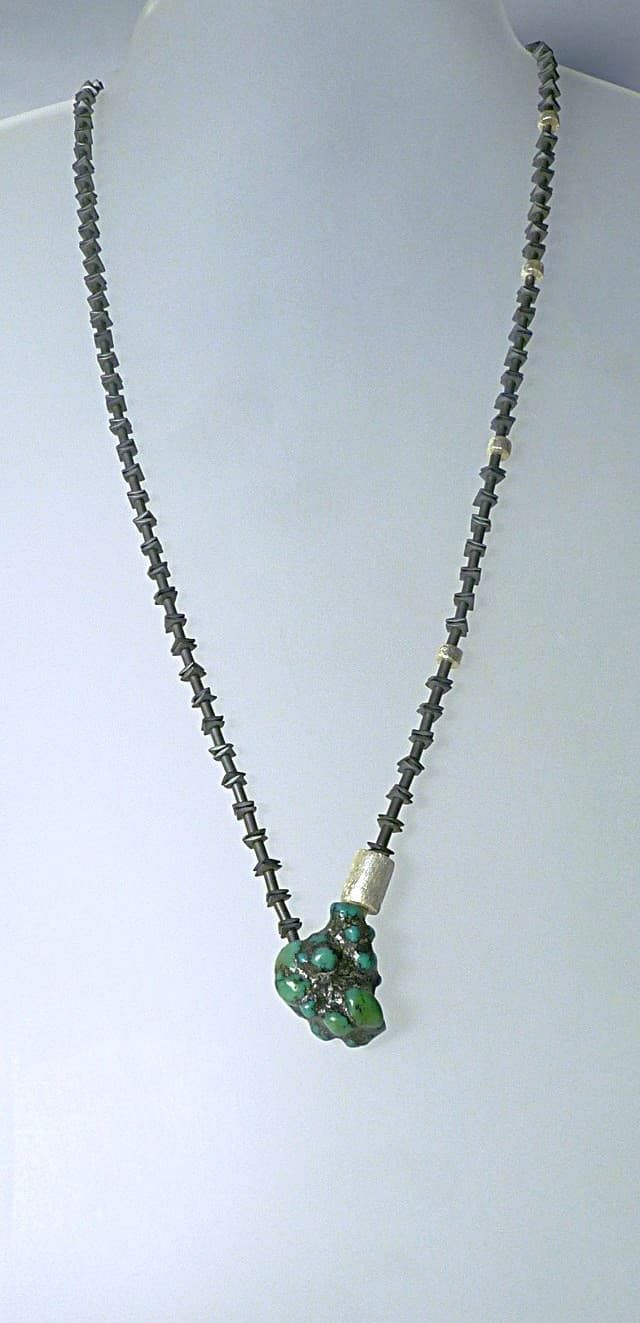 12469-Kette-215€-Halsweite 76cm- Türkis-Hämatin-Silber
