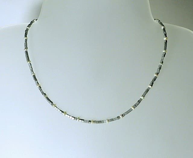 12538-Kette-120€-43cm-Süßwasserzuchtperlen 4mm-Hämatin galvanisiert-Silber