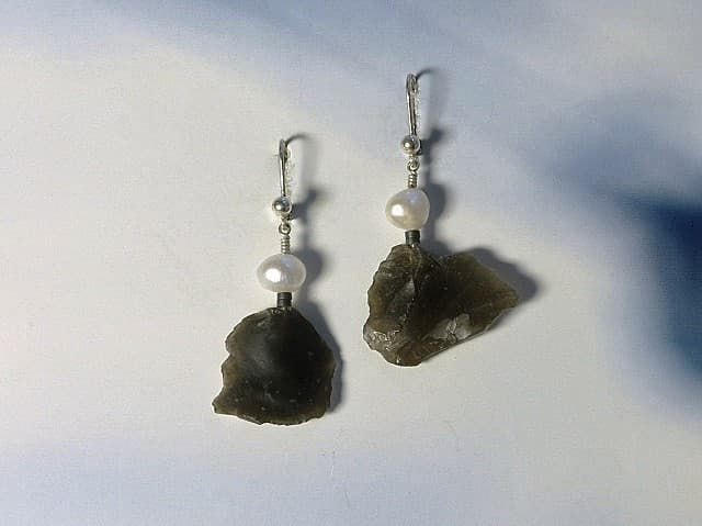 12208-Ohrschmuck-98€-4,2cm-Feuerstein-Süßwasserzuchtperlen-Hämatin-Silber