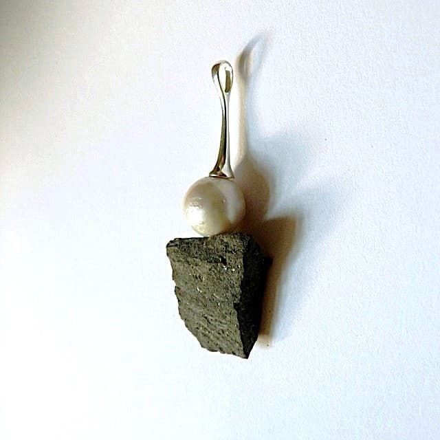 12309-Anhänger-120€-5,8cm hoch-Süßwasserzuchtperle-Basalt-Silber