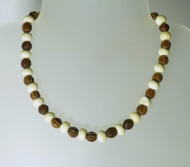 12530-Kette-42€-46,5cm-Bein-Holz-Silber Verschluss