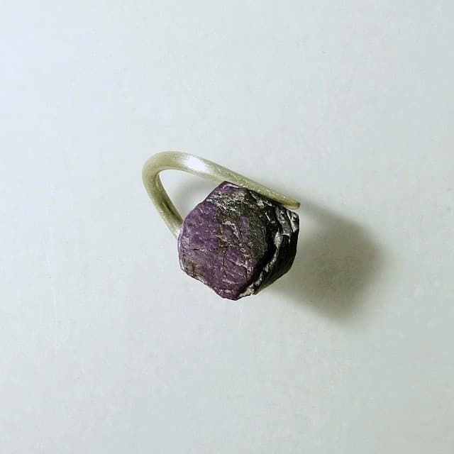 12673-Ring-145€-Gr54-Sugelit-Silber