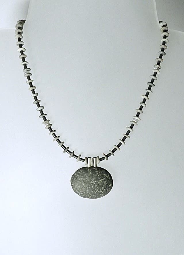 12014-Anhängerkette-146€-50,5cm-Kiesel-Picassojaspis-Hämatin-Zuchtperlen-Silber