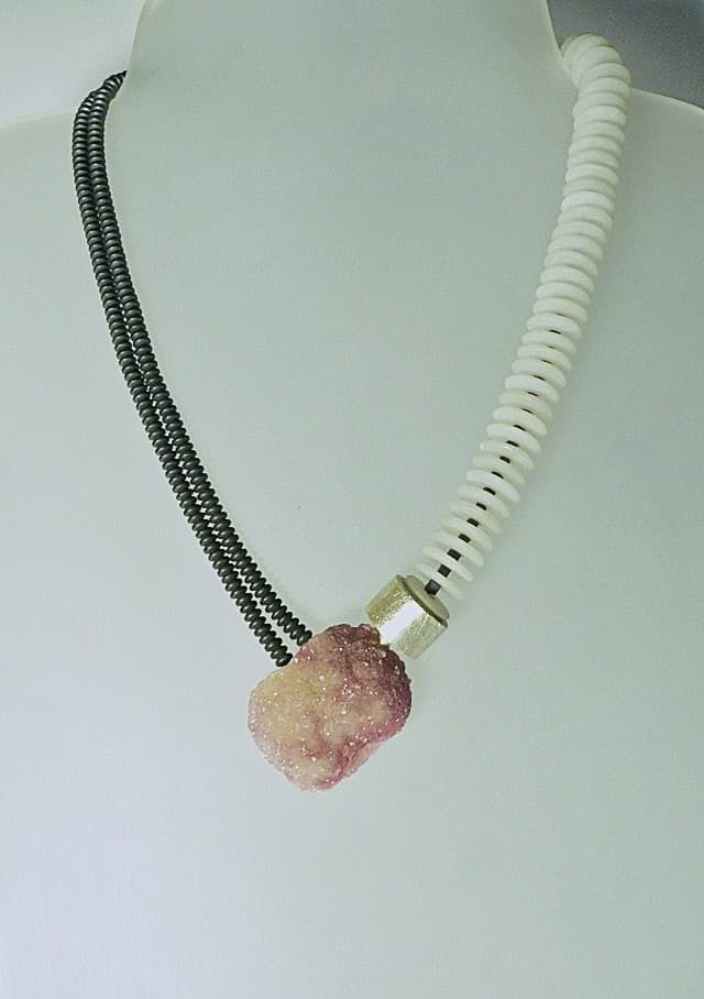 12240-Ypsilonkette-295€-44,5cm-Kobaltcalcit-weiße Jade-Hämatin-Silber